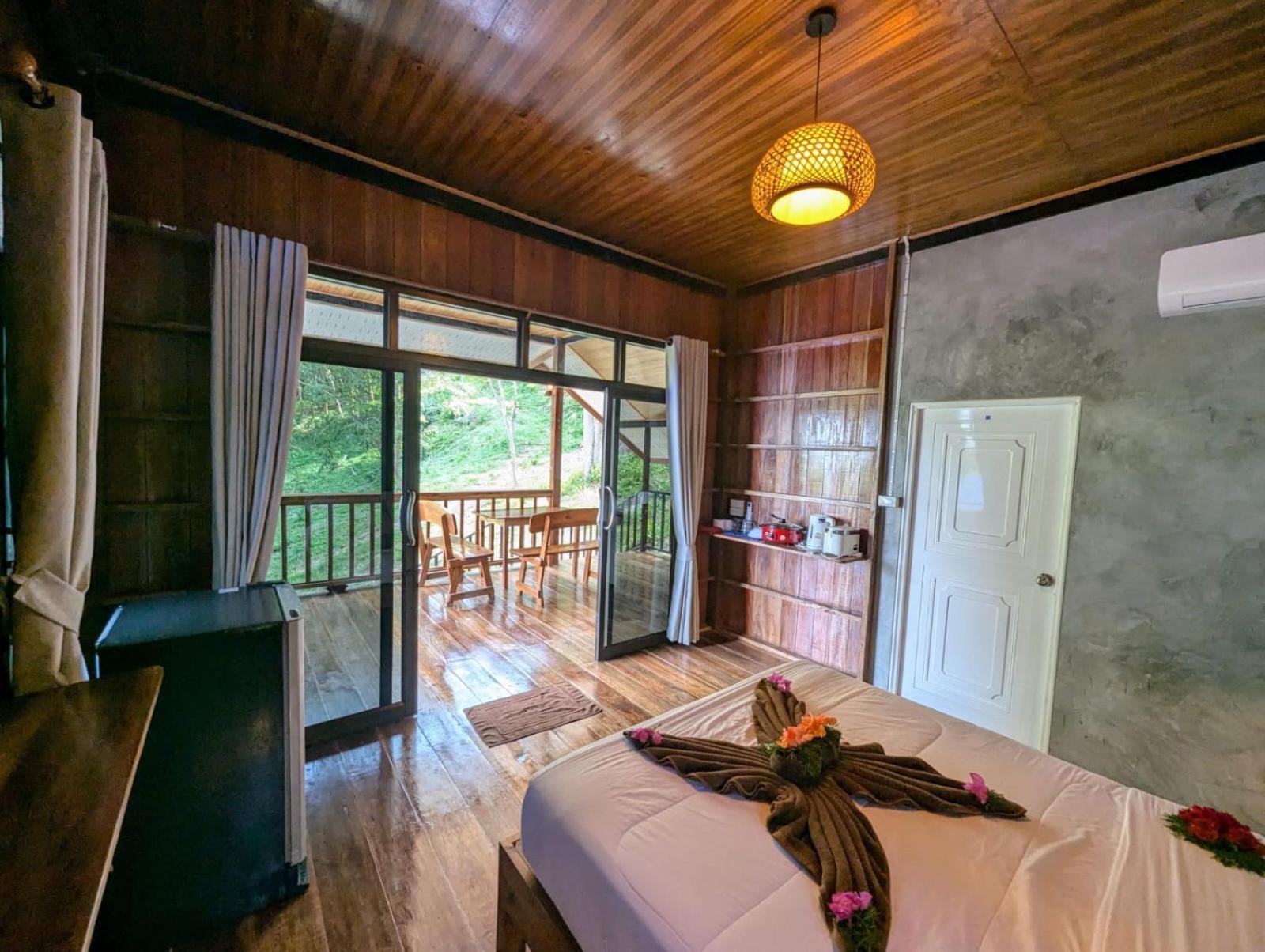 Koh Jum Serenity Resort Екстериор снимка